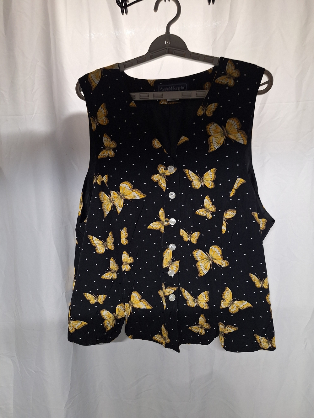 Sleeveless Button-Front Vest with Yellow Butterfly Print